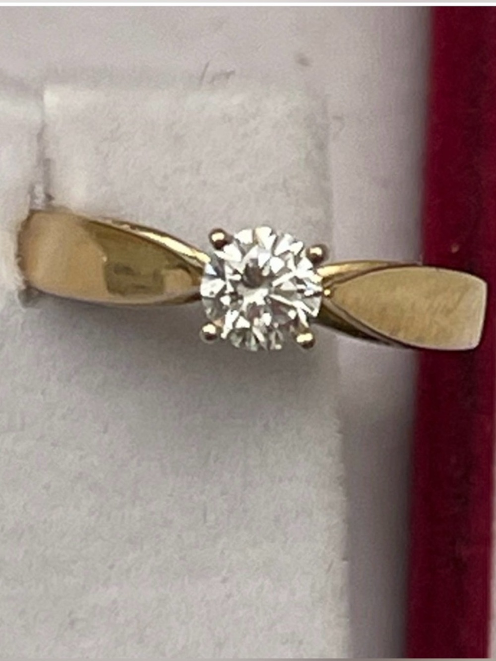 🌟6XHP🌟Ladies 0.28 Real Diamond ring. Ring Size 5 weighing 1.77 grams